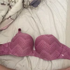VS pink bra